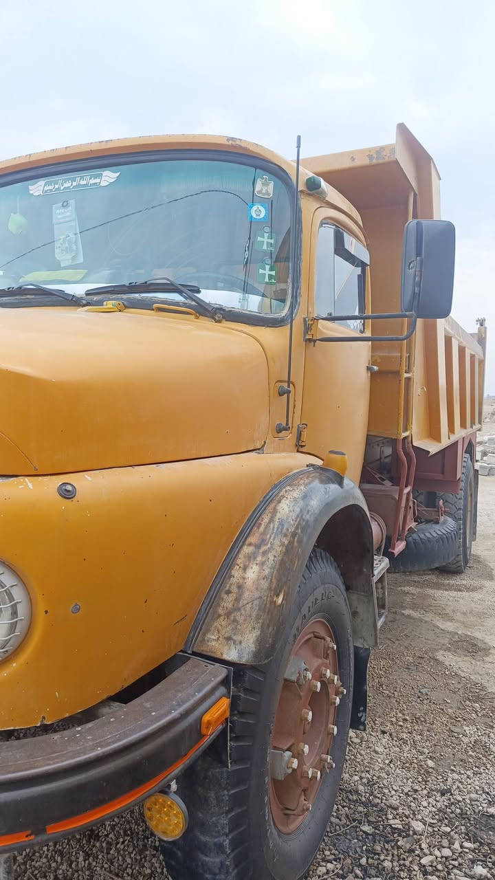 سلام عليكم للبيع اقجم موديل 69ومحدثه رقم انبار محرك وكير وكسن وسبرنكات كله كفاله بدي عمل نضيف محرك لا صرف ولا بخار تخم تأير  وشرط التحويل العنوان الفلوجه معرض لاحلام خط السريع *********** السعر 27وبيه مجال
