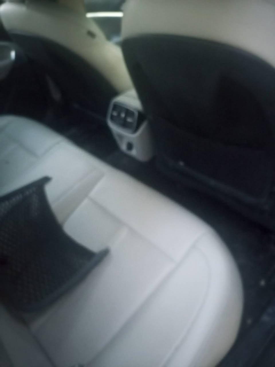 سلام عليكم 
جنيسيس 
موديل 2023
رقم ذي قار 
تحويل مباشر 
مكفوله حته من الشخط 
تقرير غرق تعمل وتسير 
سياره اخت الزيرو 
فول مواصفات تشغيل عن بعد تبريد قطعتين
تدفئه تبريد بل كشن هواي مواصفات انضمه قياده 
حساسات أمامية وخلفية 
سياره تحفه السعر 250وبيها مجال مكان السياره ناصريه سوك الشيوخ ***********
