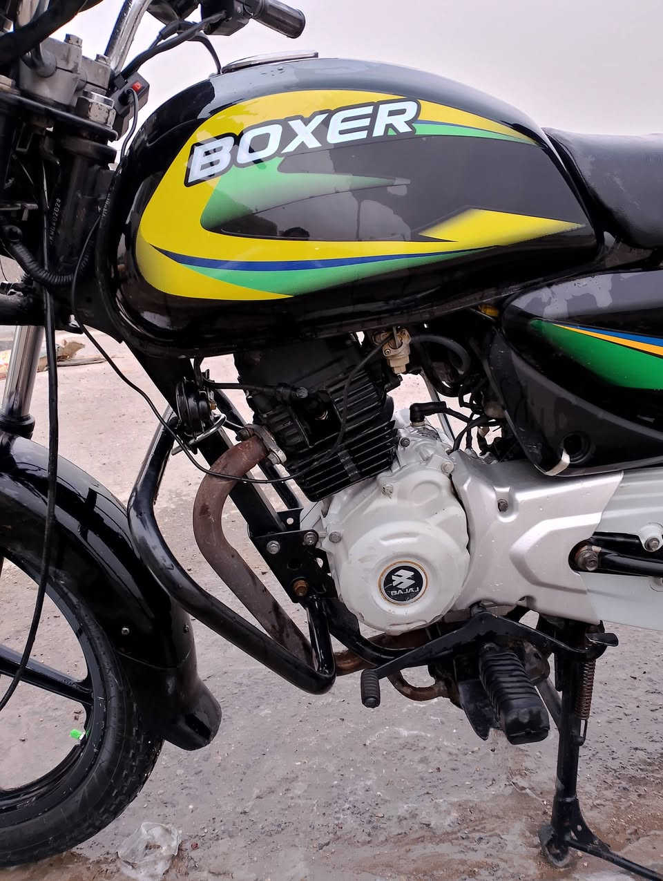 سلام عليكم دراجه بوكسر موديل ٢٠٢٣ كلاسيك اوراق بيها دراجه كامله من كلشي تجفيت جديد شركه مكان شعب السده سعر واحد اوميه بيها مجال بسيط الرقم ***********
