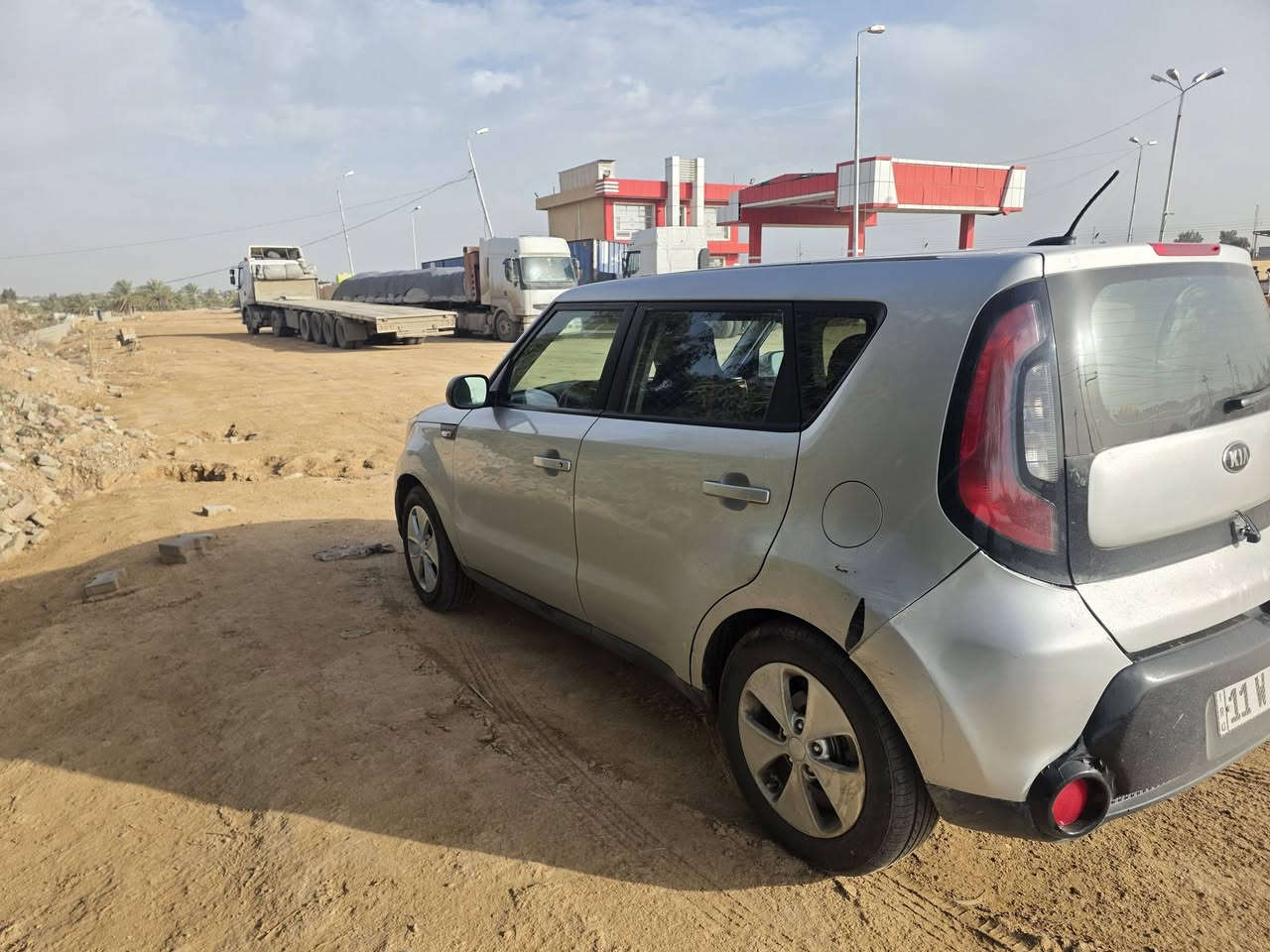 كيا صول 2014 رقمها بغداد بسمي ورقمها كلش حلو محرك 1600 حادثها البابين مبدل وصبغ بالجنظه والسونار موجود بالمنشور السعر 95 وبي مجال سياره كامله مابيها نقص صدر امامي جديد تخم تاير جديد نقصها بس غاز مال تبريد فقط العنوان ديالى بعقوبه ***********
علي الخالدي
