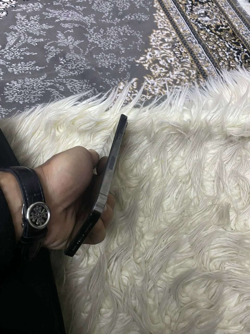 سلام عليكم 
١٣ برو ماكس 
مبدل شاشه الضهر بي فطر 
ذاكره ٢٥٦ 
بطاريه  ٨٠ 
للبيع. او مراوس بجهاز اندرويد 
صوت سماعات كامرات كله يخبل شحن يوم كامل 
مكاني. شعب او زيونه تجي من البيت تاخذه اي مشكله بي يرجع 
***********
سعر ٤٧٠ بي مجال قليل
