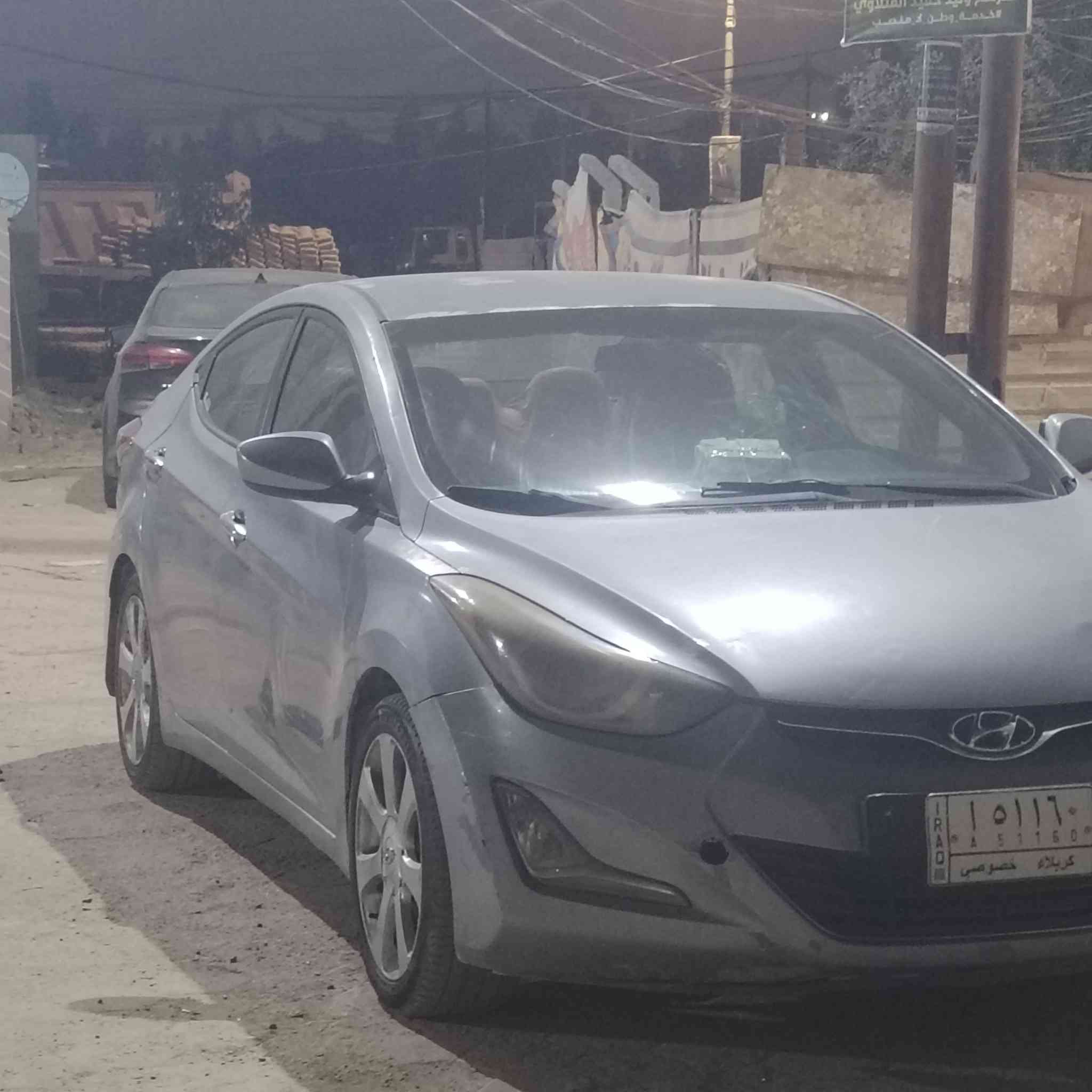 السلام عليكم النتر للبيع 2015 امريكي
النترا 2015 وارد امريكي رقم كربلاء بسمي مداور شوكت ميعجبك السياره بيه عرقجين وبابين 

نضافه مثل ماموضحه 

لسياره حدايده  80 بل ميه 

 السعر 95  وبيه مجال

الاستفسار ***********
