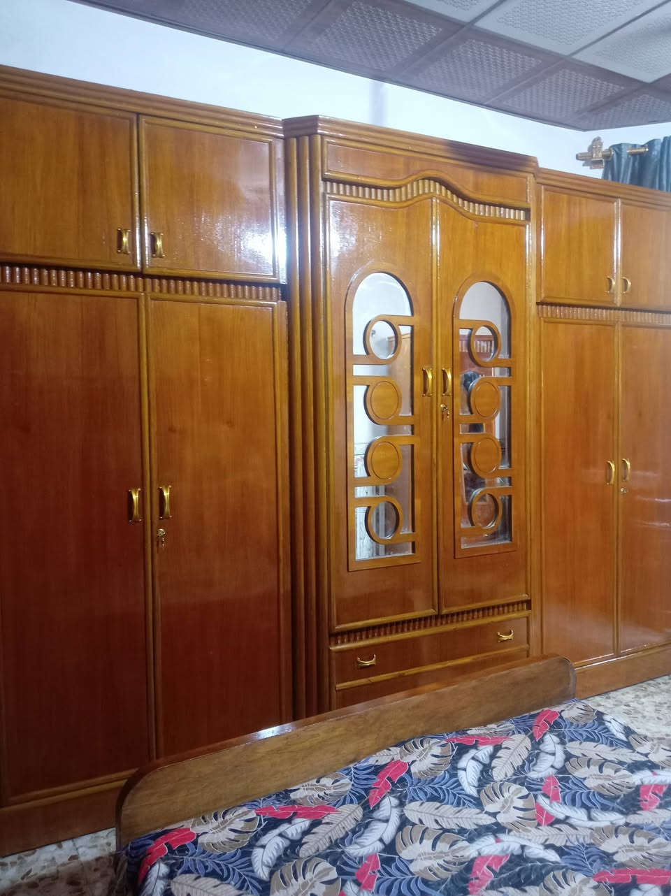 مكلف بلنشر غرفه تسكام نجاره صاج داخل وخارج ظهر جرجوبه مكانه حله للاستفسار الاتصال بلرقم***********

