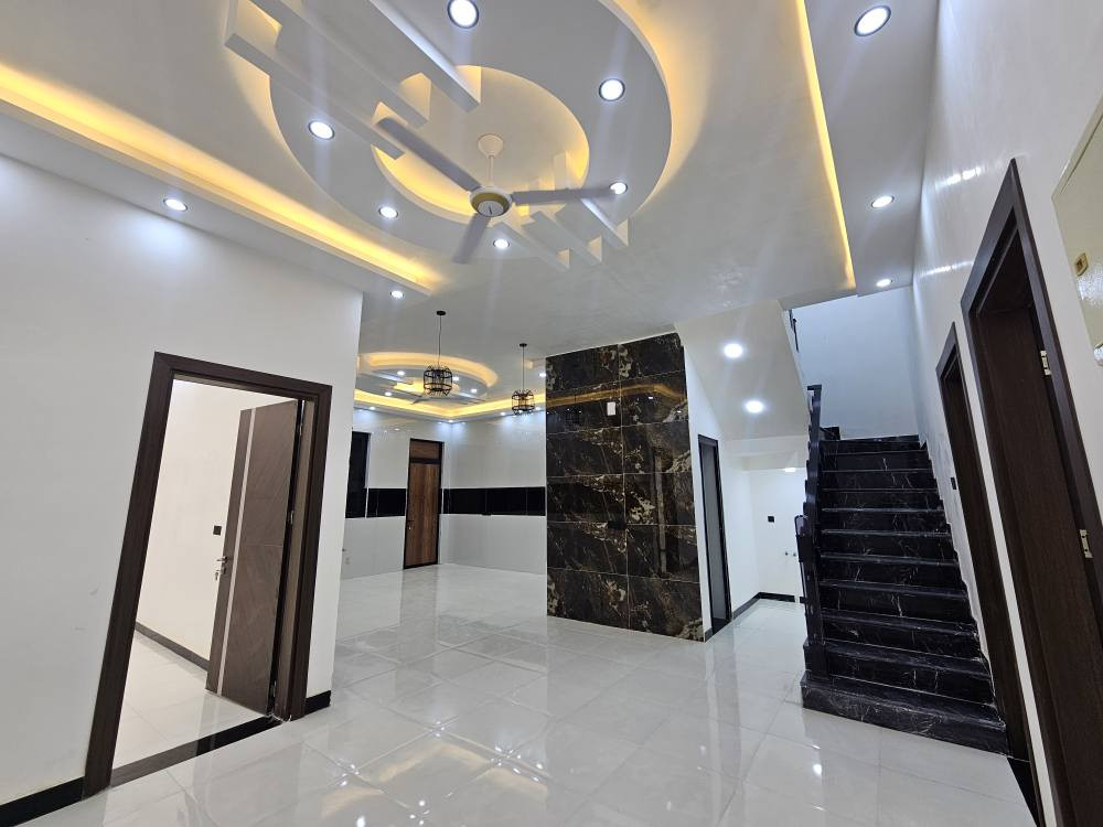 🏡 دار حديث للبيع – فول مواصفات
📍 الموقع: البصرة / أبي الخصيب – البهادريه
🔹 قريب على الشارع العام الداخلي (السايدين)
📐 المساحة: 200 متر
🏗️ نوع البناء: حديث – طابقين
✨ تفاصيل الدار:
• 6 غرف نوم (سويت)
• استقبال واسع
• صالتين مريحة
• مطبخ حار + مطبخ بارد
• صحيات حديثة
• كراج سيارة
📜 نوع الملكية: طابو زراعي عراقي
📞 للاستفسار: *********** البصرة, العراق
