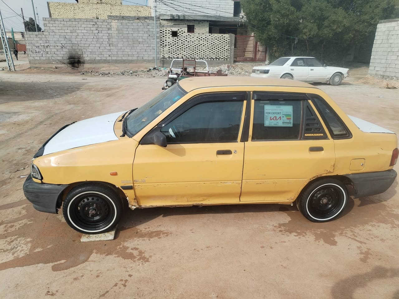 سلام عليكم 2009 لل بيع مصفره هيه وغرامات مكينه قبل شهر شادلهه كير كفاله تايرات امامي جدد راعيهه موجود مكان نجف شارع المطار القديم راعيهه يريد مداور اواجهك ويا *********** السعر 16وبيهه مجال بصيط
