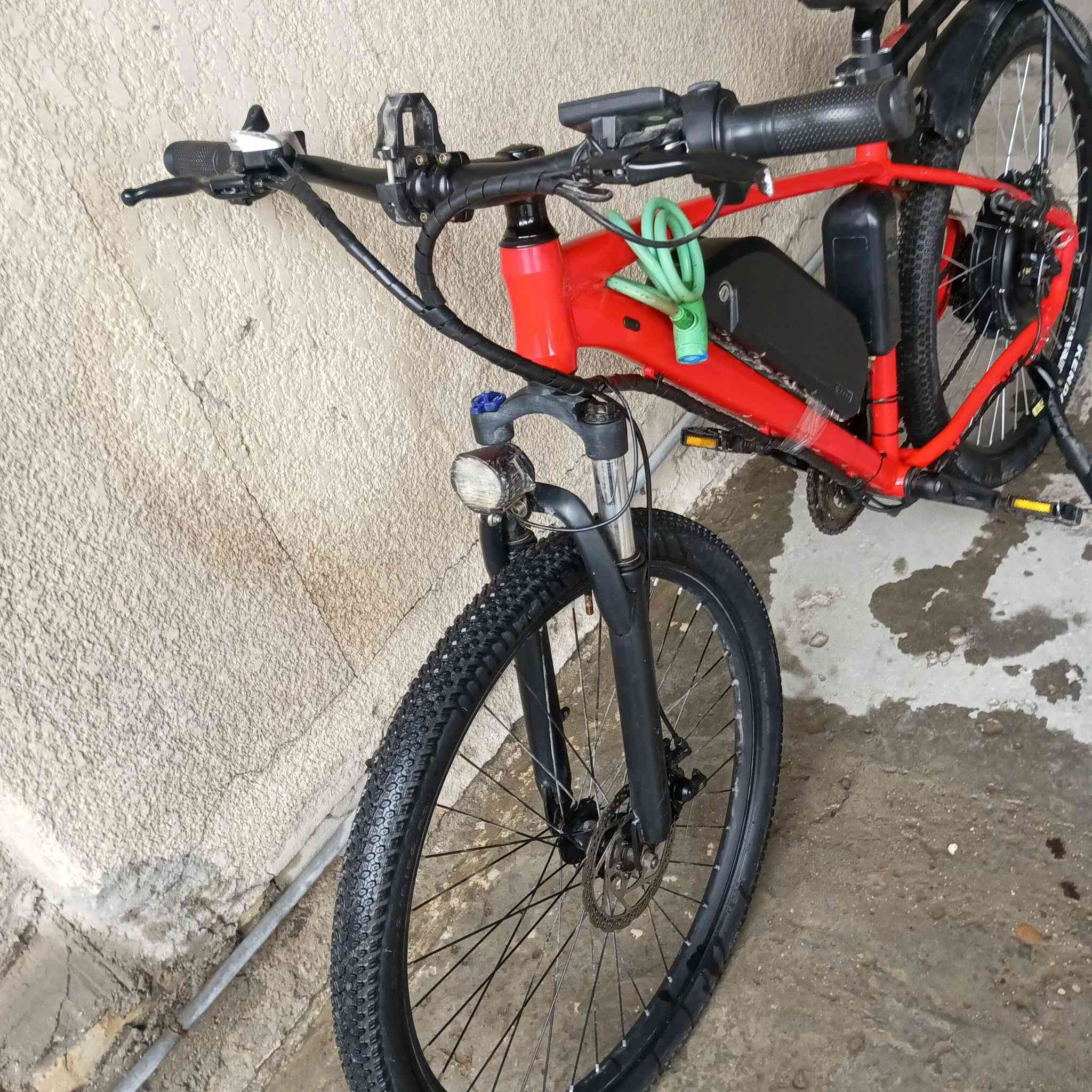 بايسكل شحن للبيع نظيف بعده جديد صار 4 أشهر من ماخذه من حسن وحسين وصل الشراء كذلك موجود ماخذه ب 1,075
بطاريه ليثوم نظام سليتر ومساعد و يصير بس بايسكل
يمشي مسافه من 35 كيلوا الى 40كيلوا 

5 سرع سرعته 40 حقيقي الى 45

مكاني بغداد الشعب 

تواصل خاص او الرقم 

***********
