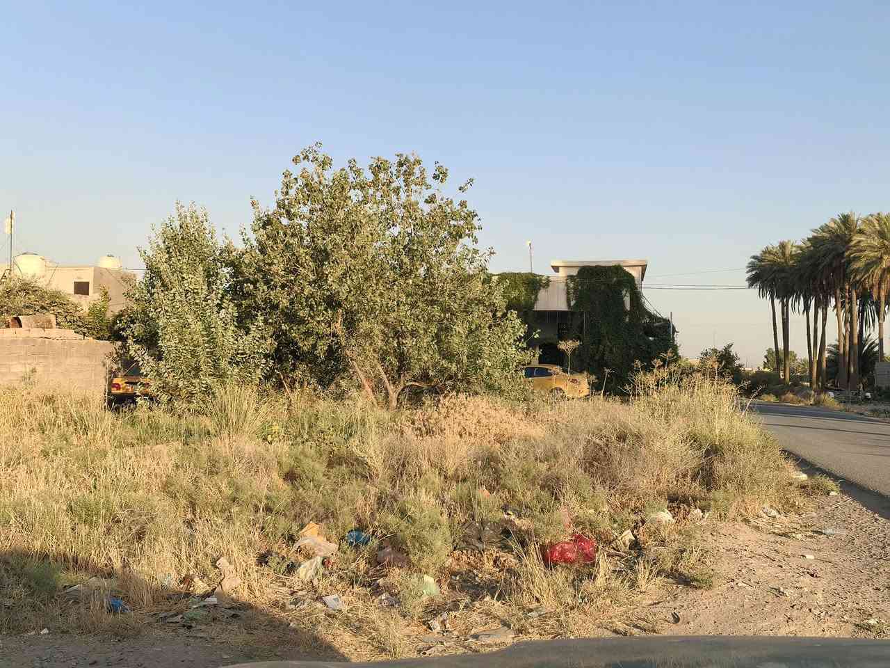 السلام عليكم
قطعة أرض ركن للبيع في هور رجب شارع العريگات قرب مدرسة قطر الندى  مساحتهة 250م واجهية 15ونص ونزال16 ركن على شارع تبليط وبيهة مي وكهرباء للاستفسار
***********
