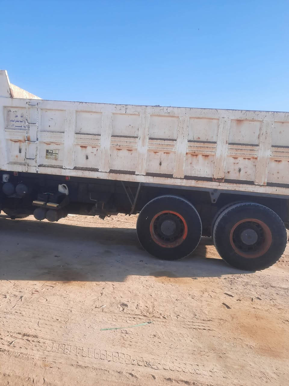 مان للبيع موديل ٩١محرك البي وكير ميه وثلاثون مجموعة مان نص طويله بدون رقم سعر ٨٥ورقه اللعنوان الانبار الرمادي استفسار عن رقم ***********
