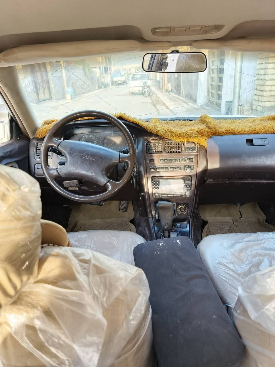 مارك للبيع
موديل 1994 سنوية لل30 كير ومحرك جدد صدر نص ونص دوشمة جديدة السيارة ما بية اي عيب شرعي  تحويل ثاني يوم مكاني فلوجة.
السعر 48 وبية مال بسيط 
***********
