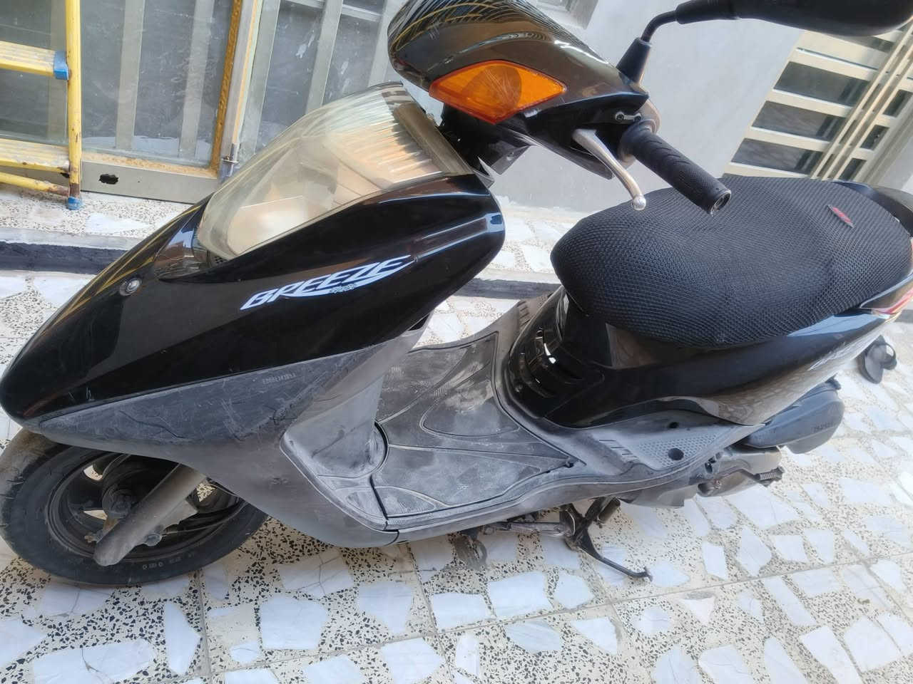 دراجة بريز كابريتر للبيع فقط 
دراجة كاملة ماناقصه اي شي ‏
نظيفة جداً مشترية من الرمبة 
السعر 750الف وبيهة مجال
العنوان بغداد مدينة الصدر 
الشراي يتصل او واتساب ***********
