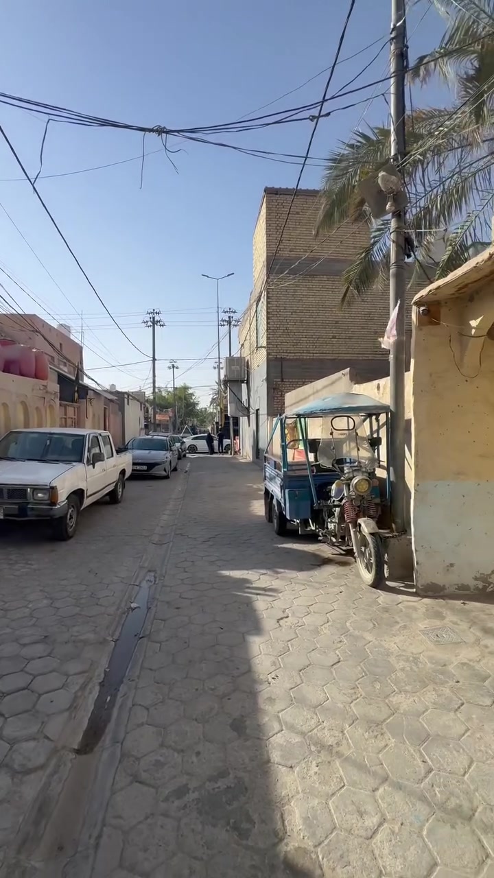 دار للبيع حي الجزيرة شارع 8 مساحه 110 متر عرضي بناء قديم سعر 110 ثالث بيت عن التجاري ***********
