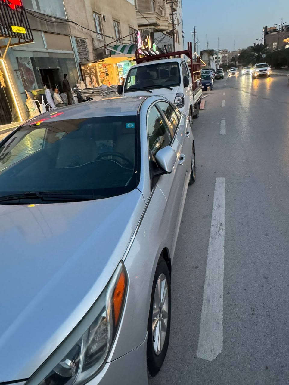 السلام عليكم سوناتا موديل ١٥ للبيع
حادثها مرفق بالصور كلين نضيف سياره جاهزه مابيها اي نقص 
رقم بغداد باسمي تحويل ثاني يوم وبلخير علياخذها 
*********** السعر ١٢٧ وبيها مجال
