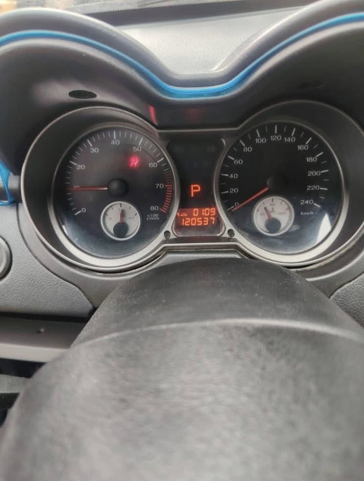 السلام عليكم بروتون موديل 2016خليجه مكفوله من الضربه والصبغ ما عدا شويه صبغ بالجنطه السياره جاهزه كير مكينه تبريد حداديه السيارة خير من الله السعر 68 بيها مجال حك الجيه 
رقمي*********** مكاني بغداد الحبيبيه
