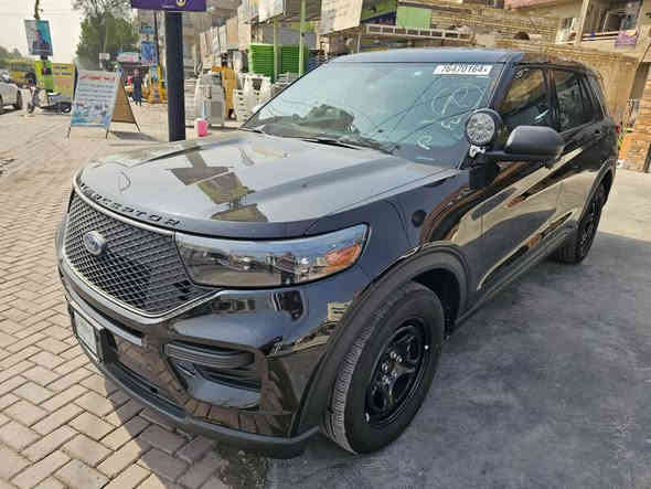 2023 Ford explorer police interceptor 
🔴محرك 3000 twin turbo V6 نفس الي يجي على ال 

St 

400hp 🐎

كير 10R80 عشر نمر تعليك

ماشية 11,500mile

19,000$ بدون رقم

***********

موجود واتساب،غير متواجد على الفيس والماسنجر🚫
