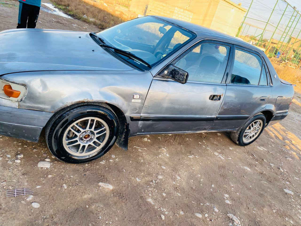 السلام عليكم سياره كورله للبيع موديل 96 مسجله رقم بغداد صدر جديد تواير جدد دوشمه جديده باتري جديد ربل جديد دريم شفت جديد كير محرك شرط كهربائيت شغله سياره مصروف عليه مال جناي السعر 17 وبيه مجال شراي انتصل و تبشر ***********
