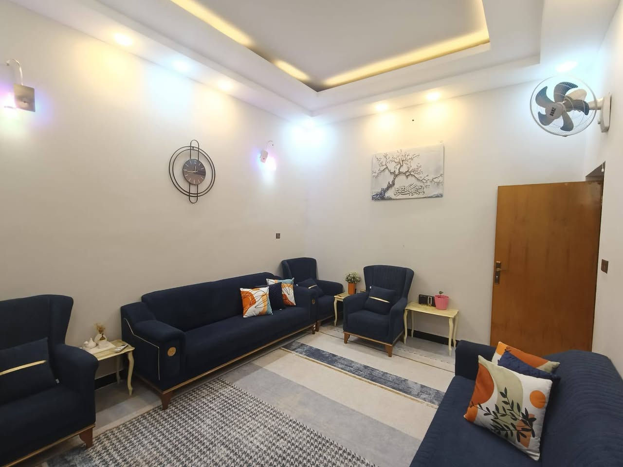 بيت للبيع الموحية 40190المساحه 200م السعر 350قابل للتفاوض للاستفسار ***********
