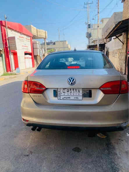 السلام عليكم ورحمة الله 
من رخصة الادمن المحترم ❤️
سيارة فولكس واكن جيتا 2011 لون ذهبي
السيارة ماشية 142 الف حقيقي
مكينة 2000 تنفس طبيعي خليجي
كير مكينة بالجيس لوك ومكفول
مواصفات اعتيادية شاشة كامره اشاير بالمري منضومة زينون 
باتري وتخم تاير جديد 
السيارة الكشر غير مكفول بيها معجون 
السنوية لنهاية ال2027 رقم بغداد
السعر المطلوب 74 وبيها مجال بسيط❤️
مكاني بغدادالمنصور او حي الفرات
للاستفسار *********** او *********** بغداد
