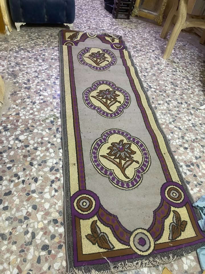 المدات ثنين كبار ب30
وثنين صغار ب20
الزولية 3*4 ب50
السنك 75
الطباخ ب50
كلهن شلع ب200
مكاني زعفرانية 
هذا الرقم ‭***********‬
