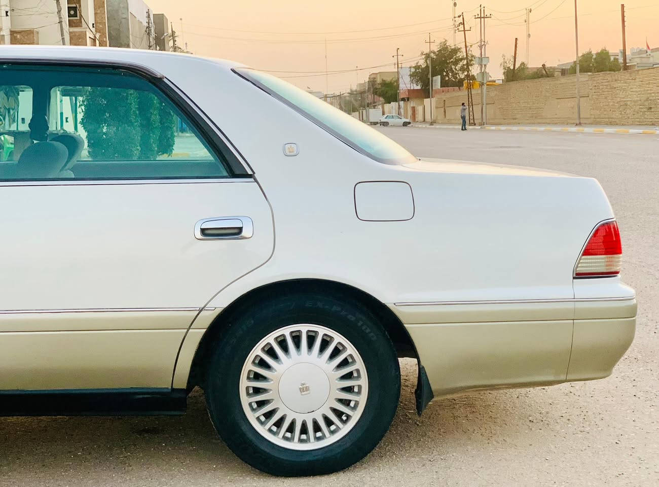 السلام عليكم ورحمه الله
للبيع راس الثور فلات موديل 1995 رقم انبار انكليزي (بأسمي) سنويه مجدده لل 2030 مداور مباشر وين ميعجبك گير ومكينه VVT فيشتين شرط حاويه 
السياره كفاله عامه من كلشي كص نقل عيب وضربه واصوليات السياره جاهزه من دواخل بالكامل حاويه حداديه اسفنج كهربائيات ويل جديد ادامه ارضيه وتنته جدد شرط السياره احلا من الصور وجاهزه مال جناي وكفاله مكان السياره كربلاء السعر 97 وبيها مجال بسيط للشراي 
للاتصال... ***********
