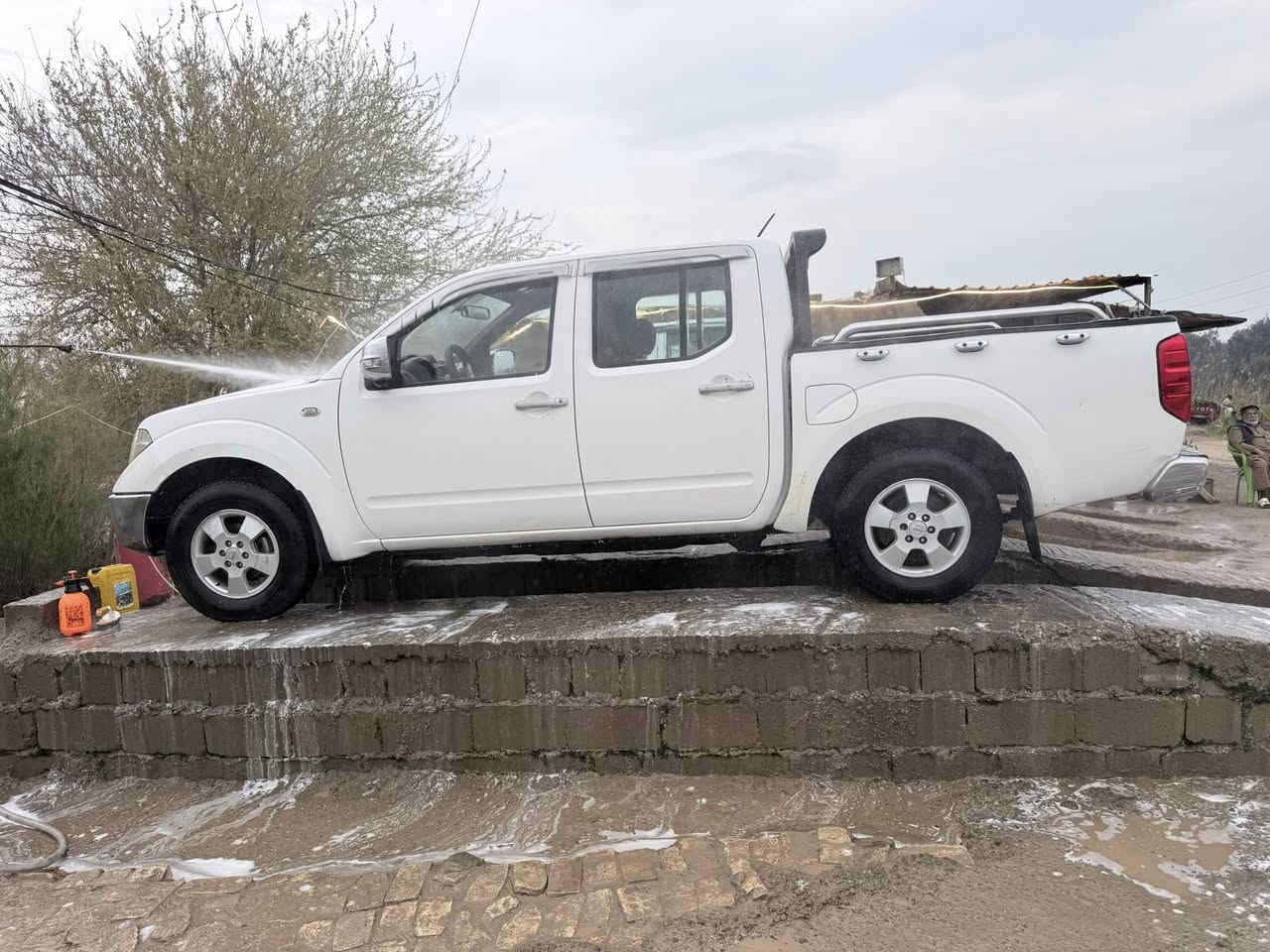 السلام عليكم
نيڤاره للبيع ٢٠٠٨ 

رقم صلاح الدين 

محرك كير مكفول 

سياره نضيفه مال جني 

السعر ٩٠  وبيها مجال 

مكان بغداد

 الرقم ***********
