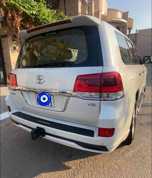 سلام عليكم تحيه طيبه 
تويوتا لاندكروز 2017 فطيم
موصفات
رقم بغداد بسمي
محرك 8 سلندر 4600
تخم تاير دلوب ياباني جديد
بصمه 
فتحه 
تحكمات ستيرن
شاشه
كامرات محيطيه عدد4
حساسات امامي خلفي 
زرام لايت
لايت نزنون
اشاره بل مرايه
عدد الركاب7
كراسي كهرباء
وباقي موصفات لاندكروز معروفه تجي فول الفول
سياره كفاله عامه 
ماشيه١٦٠ الف  
السعر 520$ورقه وبيه مجال قليل سياره جديده معنه كلمه
ذي قار الشطره
هاتف***********
