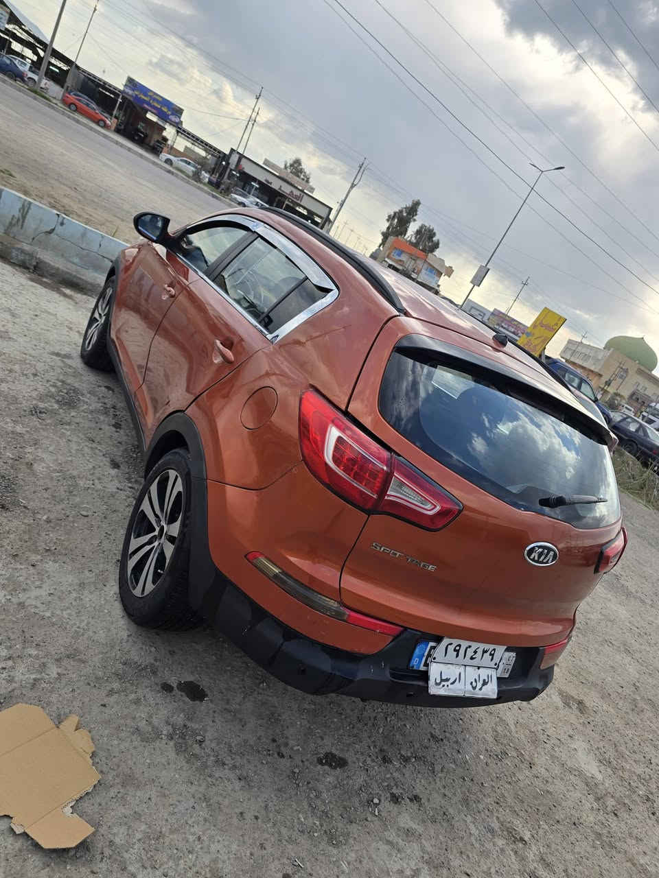 سلام عليكم كيا سبورتج موديل 2011 محرك دوش صبغ عام بيها ضرر جاملغ خلف السائق هزه وفحص جديد سنويه صاقته تبريد شغال سياره جاهزه طخم أمامي وخلفي جديد يرهم مرواس حسببب
سعرها 107 قفلها من اخير هذا رقمي بيها وتساب مكان سياره موصل 
***********
***********
