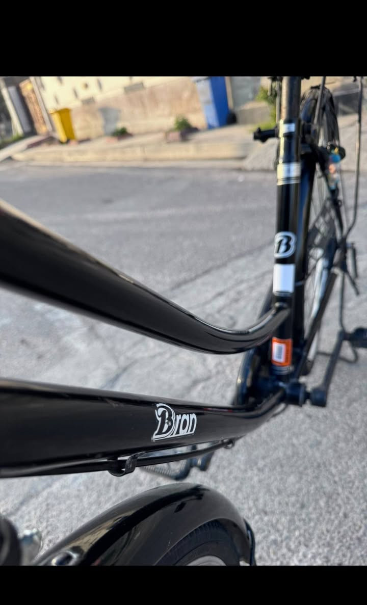 سلام عليكم بايسكل للبيع حجم 26 🌹
جديد جدآ  البايسكل كامل اي نقص ما بيه ♥️ وياله مختم كله مختم جديد لون اسود  السعر 110 وبيه مجال لشرايه المكان بغداد
قرب حي الجهاد رقم الهاتف***********
الي ما يعجبه المنشور خلي يعبره
    ما مبري الذمة الي يخرب
