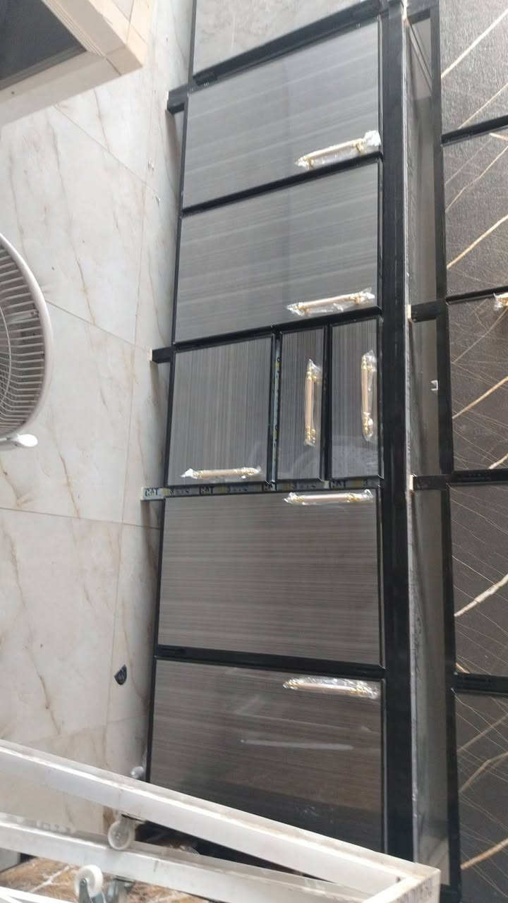 سلام عليكم يوجد كاونترات جديد للبيع القياسات.
1_مترين ونص والسنك متر 30 مرمر
2مترين والسنك متر 30 مرمر الاستفسار على هاذه الرقم *********** بي واتساب مفتوح يوجد شد  توصيل كافت مناطق
