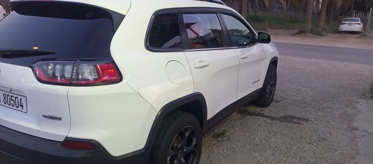 السلام عليكم من رخصه الادمن جيب بزون موديل ٢٠١٩وارد امريكي حادثه بامركيا جاملغ وبنبد بدون ايربكات كله سليمه بيه صبغات قليله مكان سياره بابل غير متواجد علئ فيس الاستفسار علئ هذا رقم ***********
