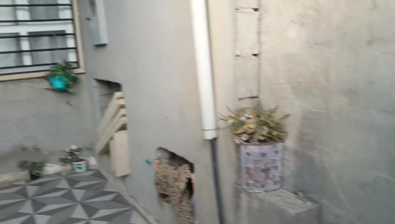 بيع مستعجل حي الكندي 120متر كهرب تبليط السعر 55بي مجال قليل
***********/***********
