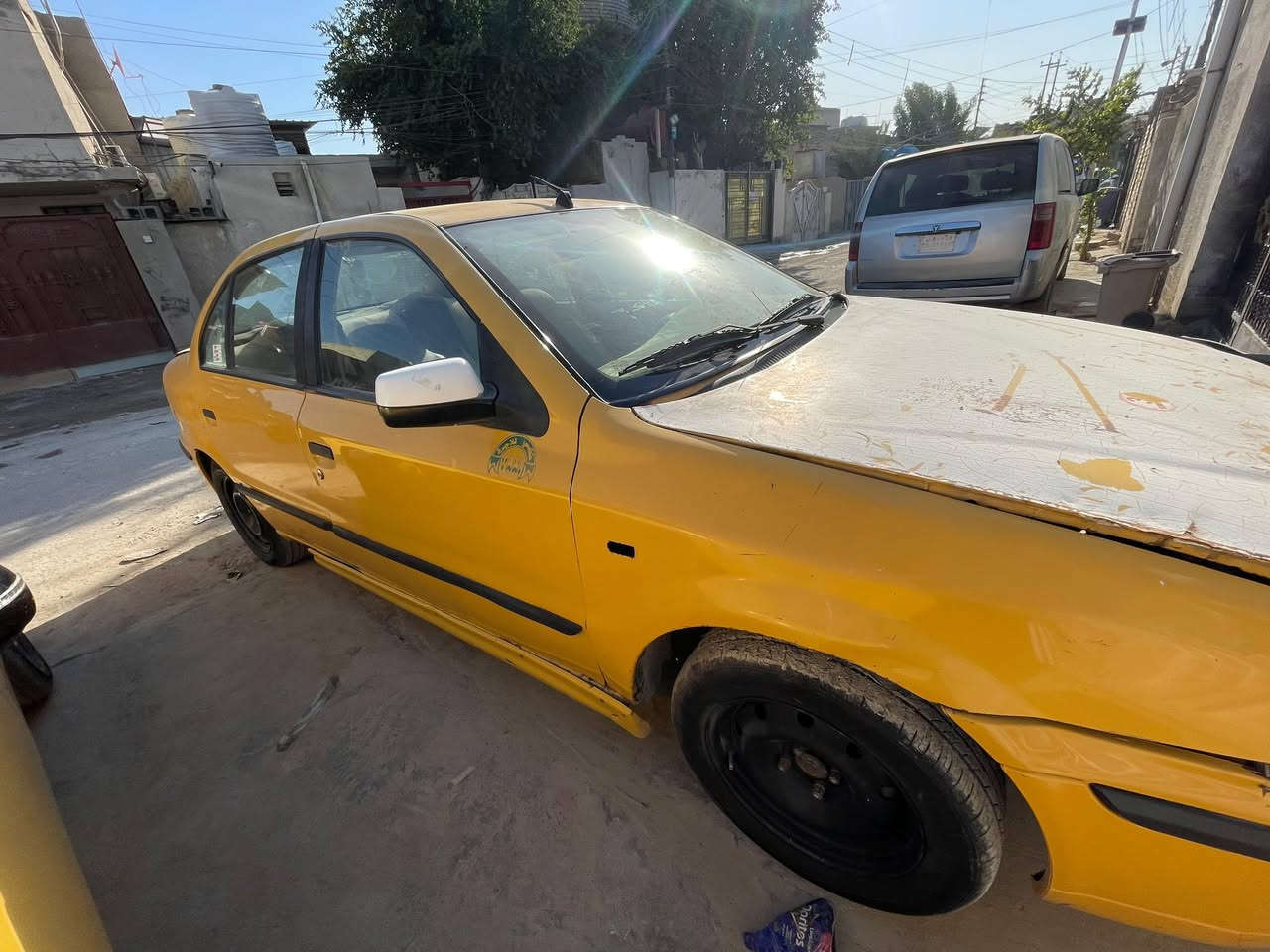 ﷽
((بسعرر ررقم))

السلام عليكم 
سمند موديل2011للبيع 
رقم بغداد انكليزي 
 السنوية لل2029 بااسمي تحويل ثاني يوم
مصفرة هيئة وغرامات 
محرك بي خيط تبخير خفيف
كير مكفول خير من الله 
بنيد وجاملغ مبدلات طخة باب السايق وراجعة على البارد 
غرفتها كلها جديدة بالجيس
حدادية صدر جديد
تخم تاير جديد
باتري جديد،/سلف جديد،/داينمو جديد،/راديتر جديد
بيها ملاحظات بسيطة((عنبار البريك تعبان))
كهربائيرات كلها شغالة خير من الله 
السعر((24قفل بدون عملة))
العنوان/بغداد /البلديات
الهاتف/***********
