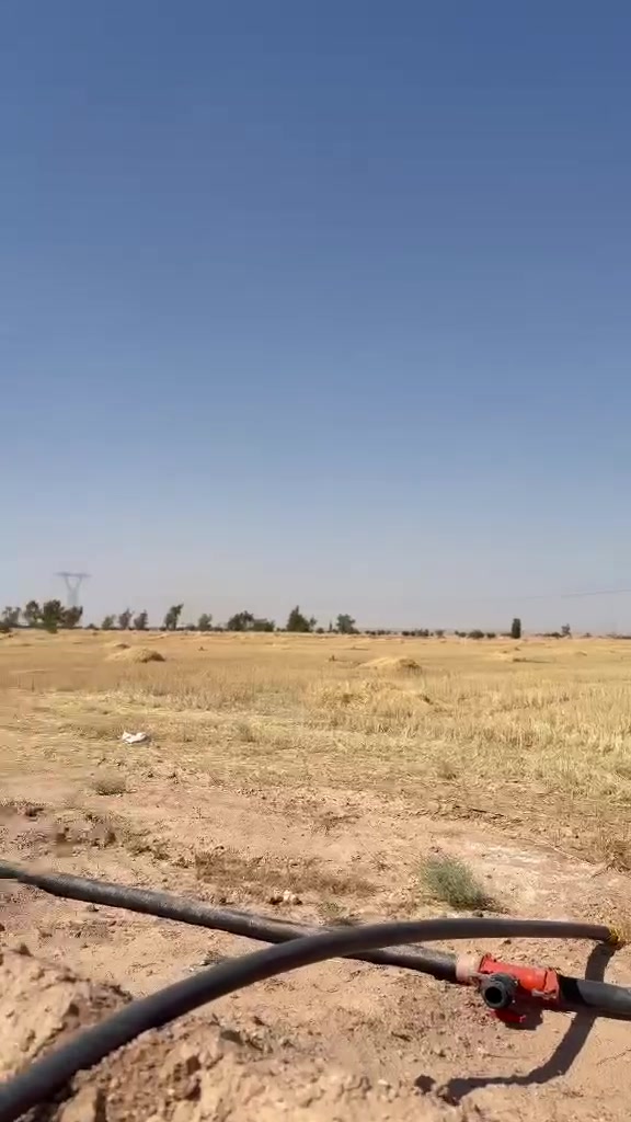 مزرعة للبيع في الالوس مساحته 10 دونم تحت سيطرة الوس قريبًا على تبليط واصلهاا كهرباء ومي اسأله ومحفور بيها بير وبناء حوض. 3×6 ومعها مرشات عصفوريه وبناء غرفتين ومخزن صغير صب ومحدده بساتر ترابي
مسجله عقد زراعي لثروه الحيوانية تكدر تبني عليها قاعات دواجن وتسحب عليه مجازه رسميا كاع عدله ومكانه حلو مأجره صاحبها بسنه مليون تريد تخلي مؤجر تريد تطلعه
السعر 45 مليون وبيها مجال للاستفسار التواصل على الصفحه او الرقم ***********
