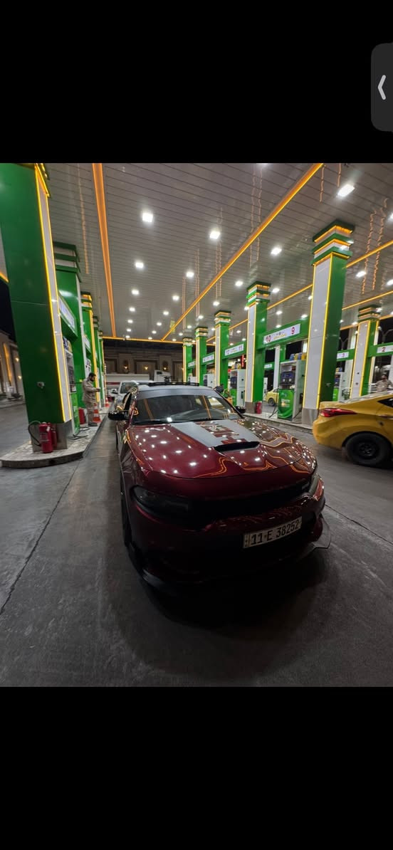 السلام عليكم
شبابنة الطيبة 

جارجر rt موديل 2021
دايتونا فول مواصفات للأخير 1/1 

فتحة

كامرة دوارة 

كشنات كهرباء 

خزن وضع الكشن 

محرك 5.7 

رادار 

ماشية 42m

نقطة عمياء 

تدفئة / تبريد استيرن+كل المقاعد حت الخلفي 

رقم بغداد تحويل ثاني يوم بأسمي 

حادثها مرفق بالمنشور جاملغ+باب 

المكان زيونة +شارع فلسطين 

السعر 230 

للأستفسار ***********
