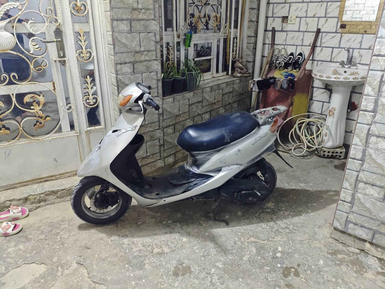 دراجة عصفوري ستين شغالة سلف وهندر وكهربئيات شغالة قفل ستيرن السعر 250 وبيها مجال الرقم ***********
