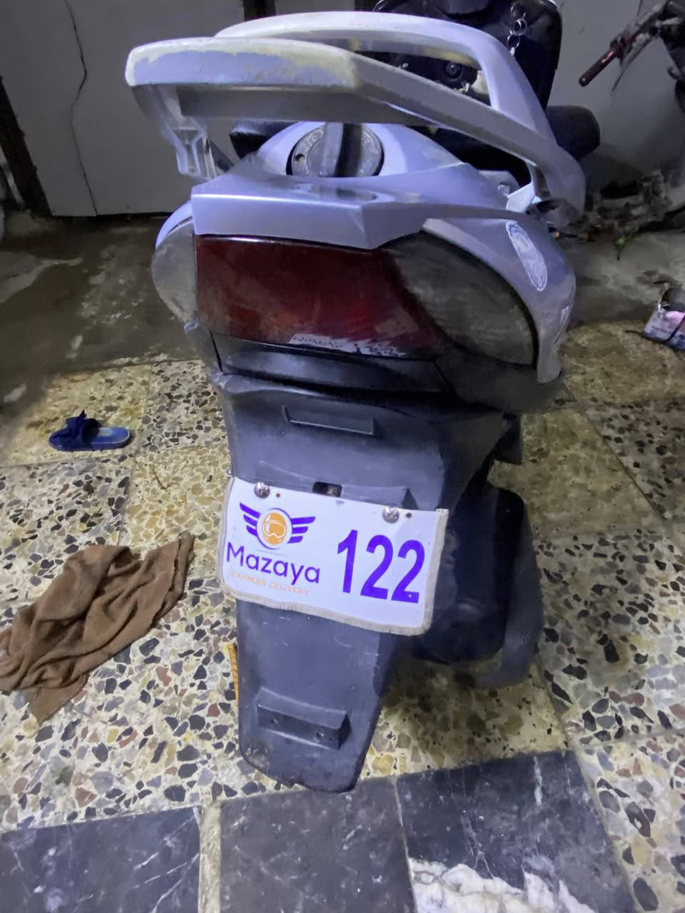 سلام عليكم دراجه نوع ماكس دراجه كلش نضيفه وكهربائيات كلها شغاله نقص باتري فقط السعر ب٤٠٠ وبيها مجال بسيط حك الجيه مكاني بغداد الدوره وهذا رقمي ***********
