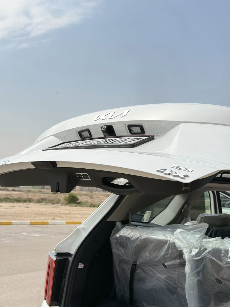 سلام عليكم ورحمة الله وبركاته ( شهر رمضان مُبارك على الجميع
للبيع كيا سورنتو مكفولة كفالة عامة السعر ( ٣٥٠ $ ) يعني ثلاث دفاتر وخمسون ورقة بيها مجال قليل
2024 فول مواصفات 4X
‼️السيارة مغلفه PPF أمريكي الأصيل حسب إداعاء شركة التغليف
رقم بغداد دولي
ماشيه 9100km قابل للزيادة 
المواصفات:
ويل حجم 20
التحكم بل جام عن بعد تشغيل عن بعد دفع رباعي
5 وضعيات قياده + 3 وضعيات طقوس
خمس 5 كامرات محيطية 
كامرات مع الاشاره
بنوراما
كير ماوس
بصمة تشغيل وبصمة ابواب
سبعه راكب
كشنات جلد
وتدفئة وتبريد بالكشنات وكشنات كهرباء
وتوصيل usb بالكشنات
مري شفط
حساسات 360 درجة 12 حساس شاشة كبيره نفكيشن
مانع تصادم
مساعد منحدرات
اوتو هولد
مانع انزلاق
تحديد مسار
نقطة عمياء
تشغيل عن بعد شاحن وايرلس
هاند بريك كهربائي
باب خلفي كهرباء
اضويه امامي زنون LED
اضويه خلفيه LED
LED كشافات
نظام GPS+خرائط
وهواي مواصفات بيها بعد 
رقمي ( *********** ) متواجد واتساب
