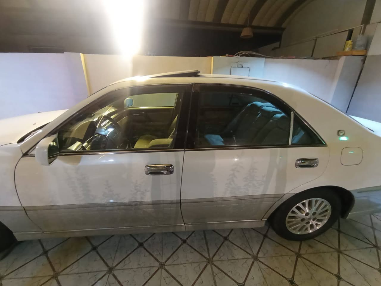 سلام عليكم ملكه  ٢٠٠٣  T4 الكبير  ٣دكم فتحه كشنات كهربائي امامي خلفي  برده  ABS  مانع انزلاق  تدفئه تبريد شغالات تخم تاير جديد  ملاحظه السياره كركوك بدون فحص  بيهاكصة قماره فقط  السعر ٦٥   ***********
