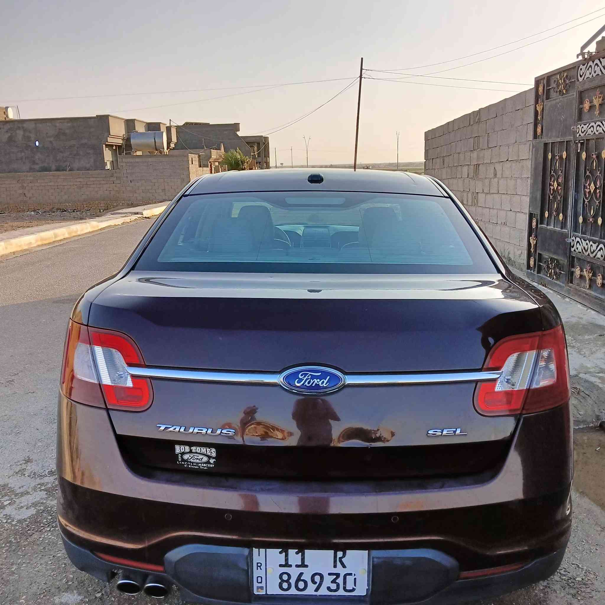 السلام عليكم
فورد تورس 2011 وارد امريكي 
داخل ابيض جلد صاج كراسي كهرباء مري كهرباء بلوتوث قطعتين شفتات ستيرن فول مواصفات عدا السلايت وبعد بيه مواصفات
رقم بغداد  تحويل مباشر 
ضرر جاملغين وبنيد وبيه ملاون بابين بدون معجون فقط كلير  
مكينه سته سلندر مكفاله من صوت وتبخير ورواجز كير كفاله 
صدر امامي خلفي كفاله باتري جديد 
كهربائيات كلها شغاله 
السعر 93 وبيها مجال 
او مراوس حسب القناعه
***********
***********
