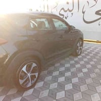 عندي سياره توسان موديل 2016الوان اسود ماشيه 89ميل مكاني بغداد شارع حيف...