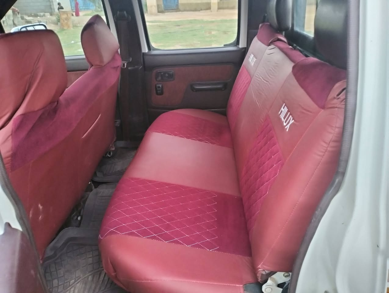 نيسان للبيع ادوات موديل 2002  بيه كصه حوض سياره جديده جاهز محرك كير كهربائيات تبريد تدفئة حداديه كله جاهزه السعر 55 ورقه وبيه مجال مكانه ذي قار اتصل ***********
