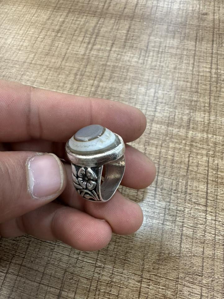 جزع معطف عين صريحه قطعه تحفه قيا ٢٠
السعر ( ٧٥ ) الف شاري يتفضل خاص يوجد توصيل جميع المحافضات


**إذا كنت صاحب هذا الإعلان وتريد حذفه لأي سبب، رجاءا أرسل رسالة إلى الدعم الفني**