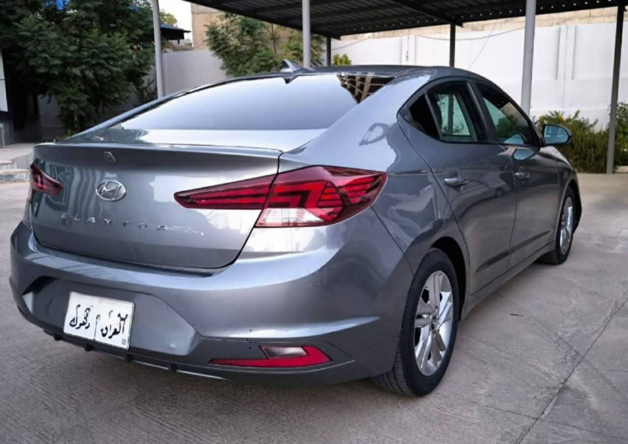 سلام عليكم
  ؟ بيع فقط؟ 
النترا امريكي  موديل 2019 ماشي 94 مايل حقيقي محرك ( 20 ) دوش شرط مامفتوح كير ( at)  بيها جاملغ و بونيد صبغ و ثلث قطع  كلير امريكا شاصي شرط اربك استيرن وجوا طاك رقم الشاصي و السونار  موجود رقم  سنويه لي 27 السعر 123 بي مجال قليل عليها غرامه 310 الف ينزل من السعر مكان السياره دهوك رقم موبايل *********** وتساب دهوك, العراق
