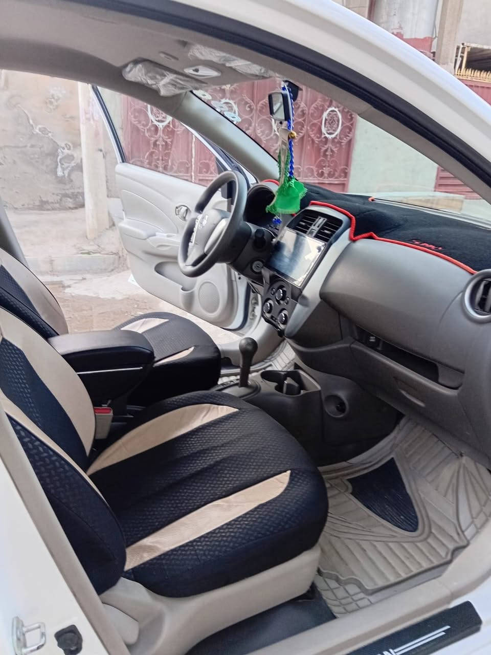 نيسان سني 2019 
رقم اربيل باسمي 
سيارة كلين
السعر 110 وبيها مجال
 
*********** كركوك, العراق
