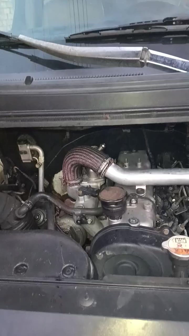 ستاركس للبيع موديل ٢٠٠٩  مفتوح رقم ميسان السياره نظافه ٨٠٪للامانه السياره مداور ثاني يوم بيه ضربه مثل مابين عندك بالمقطع.. السعر المطلب ١٢٨ وبيه مجال والسونار كدامك ذرها وهاذا رقمي بيه وات ساب *********** غير متواجد على الفيس..
