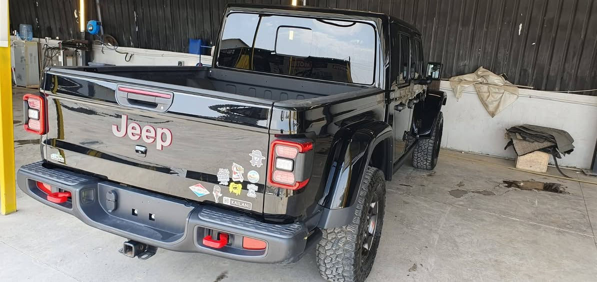 JEEP GLADIATOR RUBICON 2023
كلين تايتل كاتي دهوك 
بدون صبوغ بدون ارباك  
سعر اكتب رقم 3
ضمان دولي بشرط 
فول فول مواصفات 
 اعلا فئه روبيكون 
ماشي 25.000Mi 
كشنات جلد كير أوتوماتيك 
جام كهرباء كاميرا 
شاشه كبيره شغال 
فورويل 4x4 
لايت LED بيلادي 
 6 سلندر 
صقف نفسي لون سياره 
دشبول احمر بيلادي 
موبايل وتس اب 
***********
*********** أربيل, العراق
