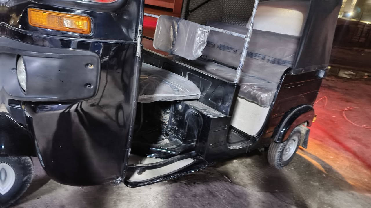 تكتك موديل 20 تكتك نضيفة  ومرتبة مال جناي كبل لشارع  ما تذب عليها ربع دينار مكينة خير من اللة الدراجة معمرة دوس وتكحيلات شوية ***********
