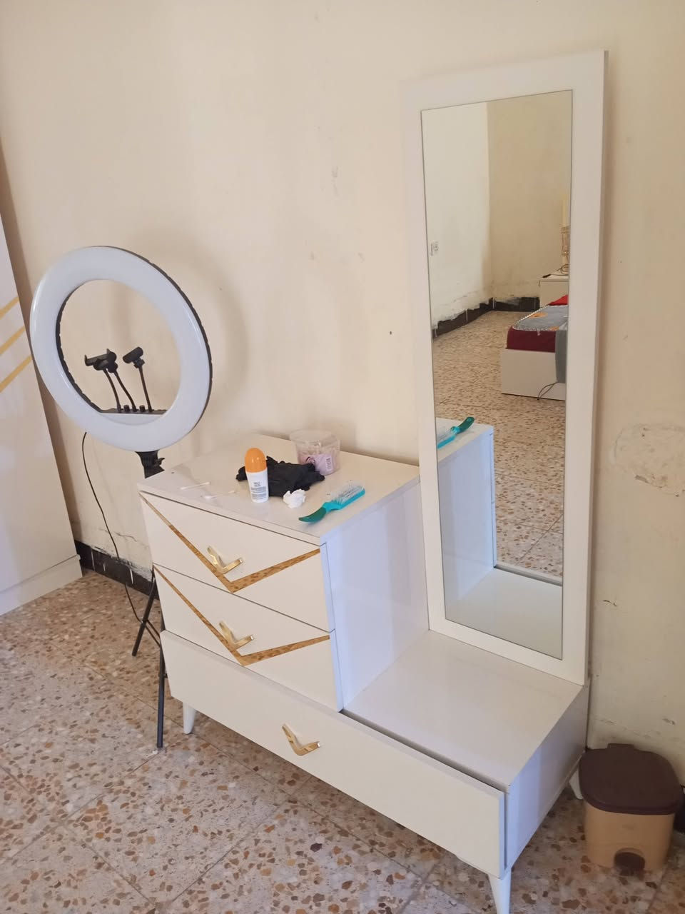 غرفه للبيع خمس قطع تركي بسعر مناسب 
متوفره في الشطره 
*********** واتساب
