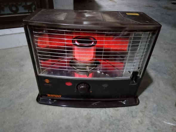 السلام عليكم عندي صوبه توربو نظيفه للبيع السعر 125 وبي مجال يتصل على هذا الرقم***********
