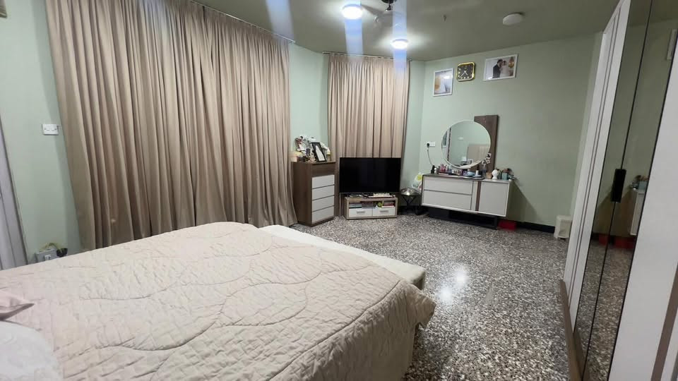 دار للبيع بناء جديد
الزعفرانية – شارع البطل
 • مساحة: 121 م²
 • نزال: 11
 • واجهة: 11
 • طابقين
 • ثلاث غرف نوم
 • استقبال
•صالة
 • مطبخ حار وبارد
 • أربع حمامات

للتواصل والاستفسار:
***********
