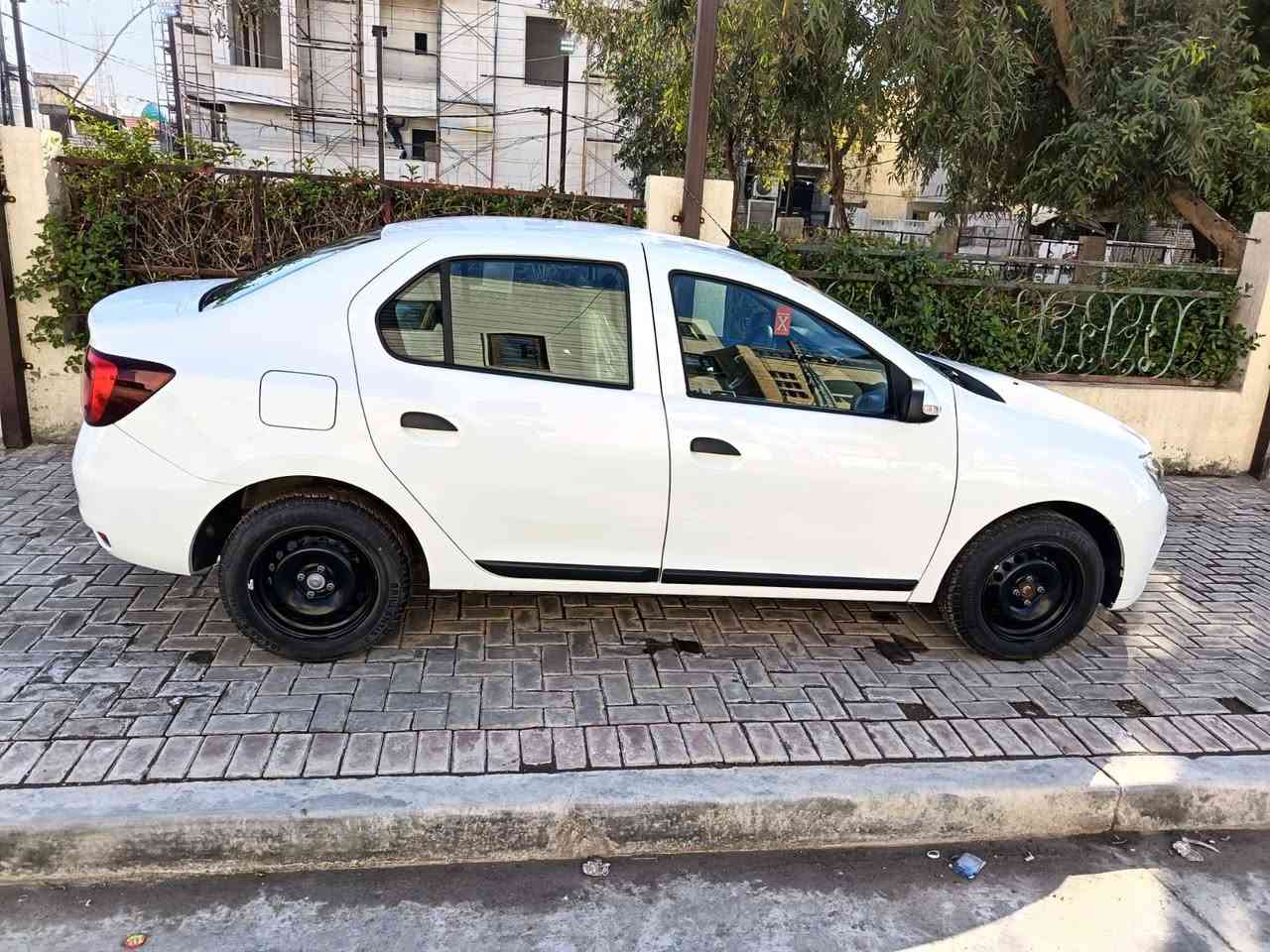 رينو سمبل للبيع مديل 2021 ( زيرو)
بغداد بسمي تحويل
 نفس اليوم 
محرك كير مكفوله
 كير اوتوماتيك
سيارة بعده بوضع شركة سيارة بعدة زيرو ما ماشية مكان بغداد الشعب 
سعر 120
***********
